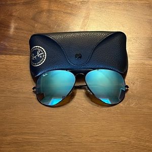 Unisex Ray-Ban Aviator Flash Sunglasses. Blue lenses with Black frame